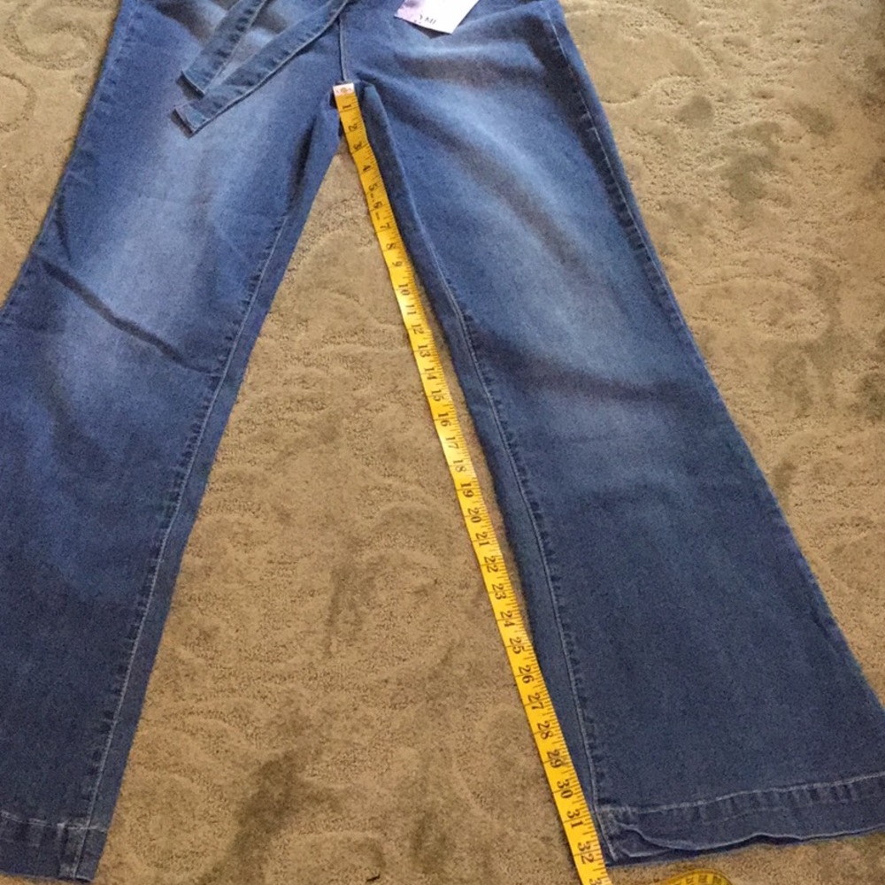 Jeans - Picture 2 of 5